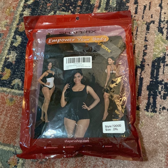 NWT Shapewear Bodysuit with Zipper - Picture 2 of 7